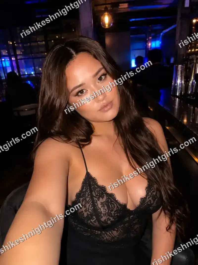 Aisha - High-Profile Call Girl near Rishikesh 5-Star Hotels