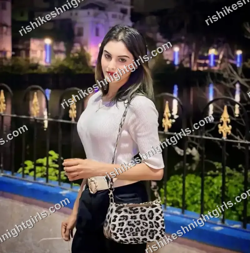 Trisha - High-Profile Call Girl near Rishikesh 5-Star Hotels